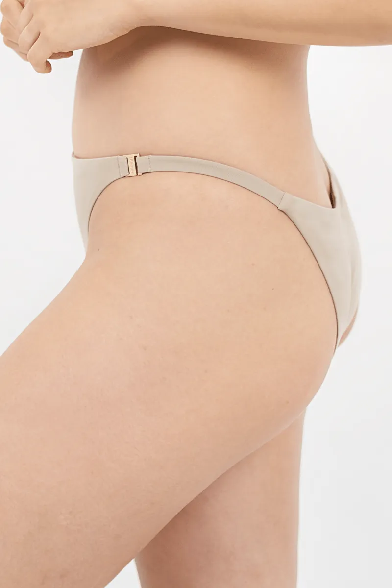 Crete Econyl® Bikini Bottom | Sand