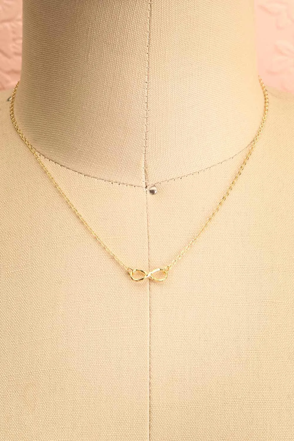 Omega | Infinity Pendent Gold Necklac