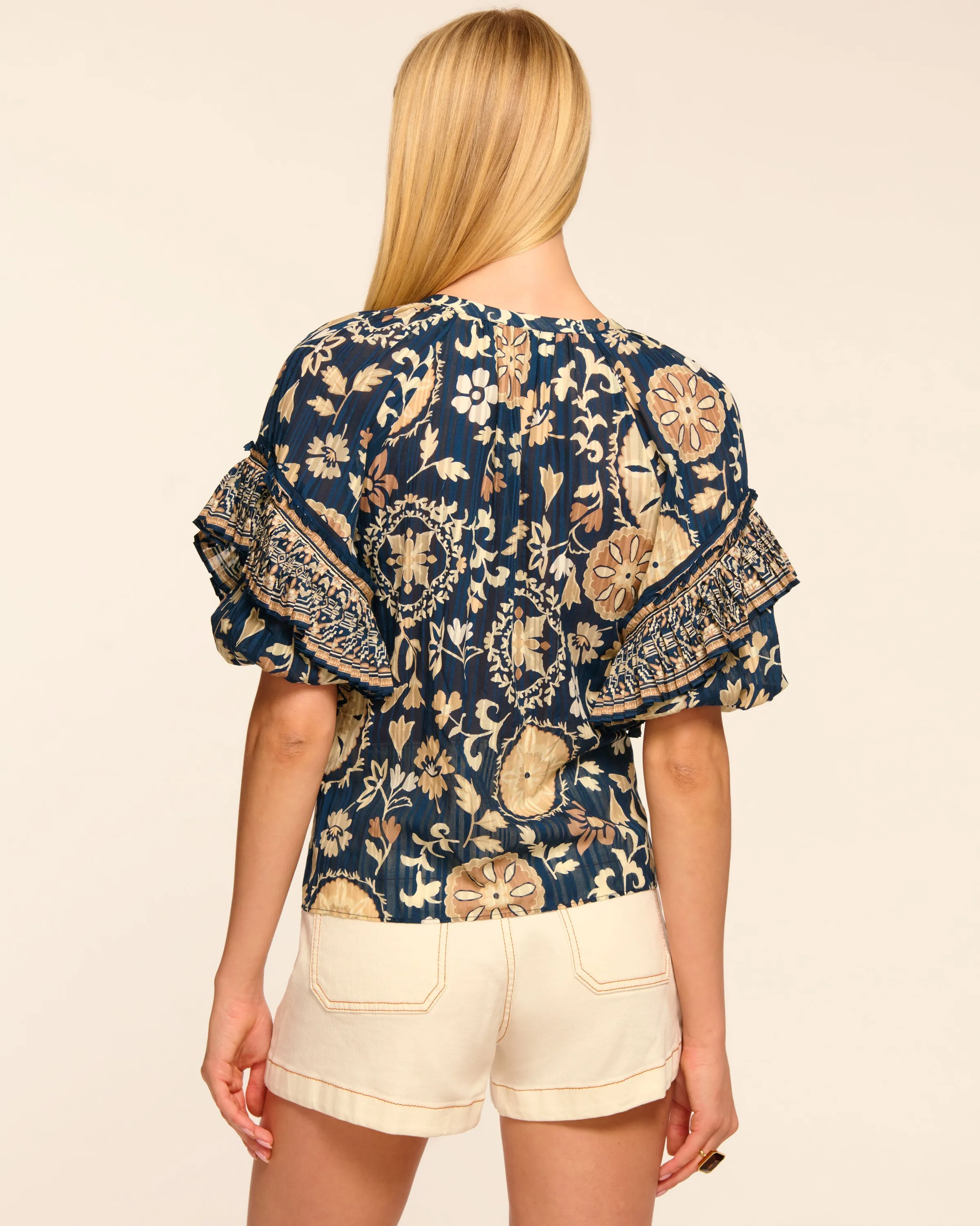 Rebeca Scoop Neck Blouse